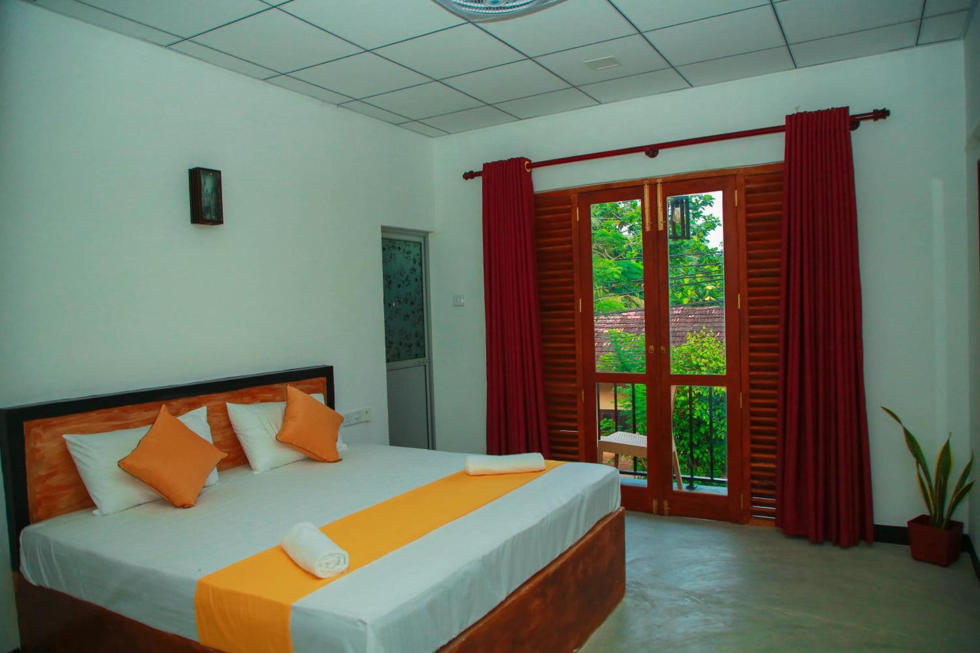 Samee Dream Guest Hotel Midigama East Exterior photo