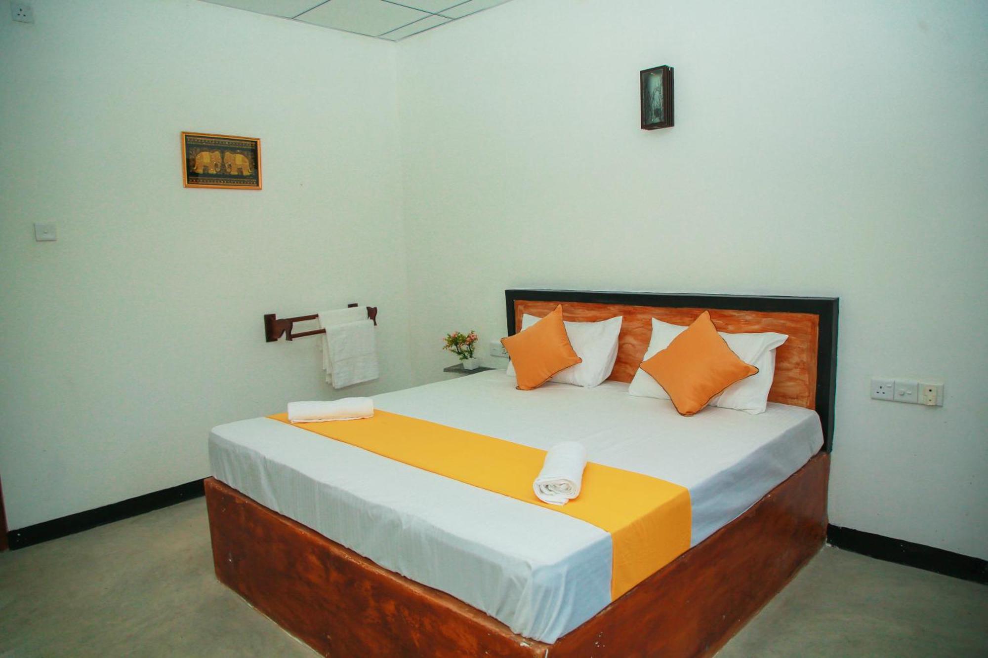 Samee Dream Guest Hotel Midigama East Exterior photo