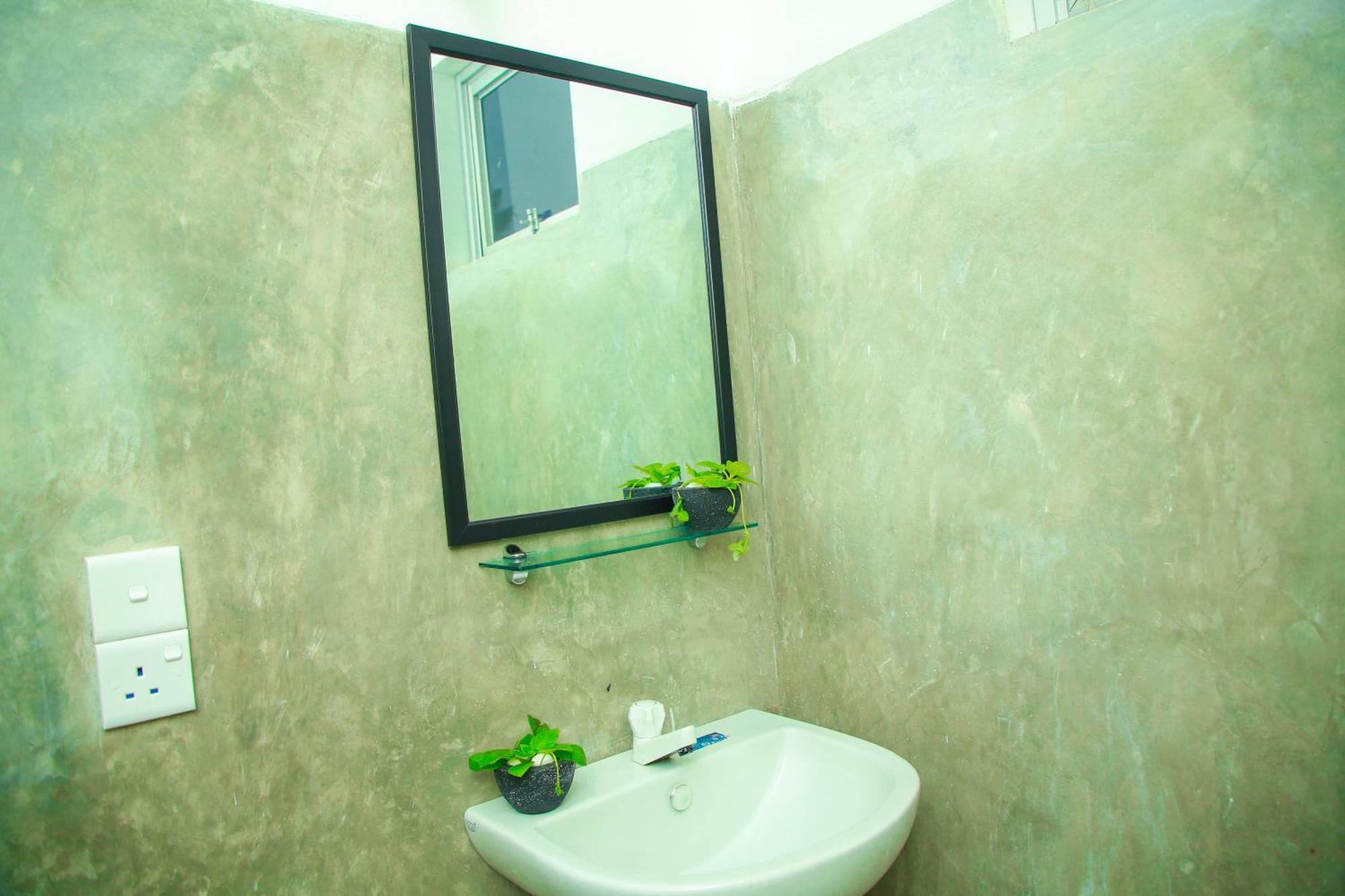 Samee Dream Guest Hotel Midigama East Exterior photo