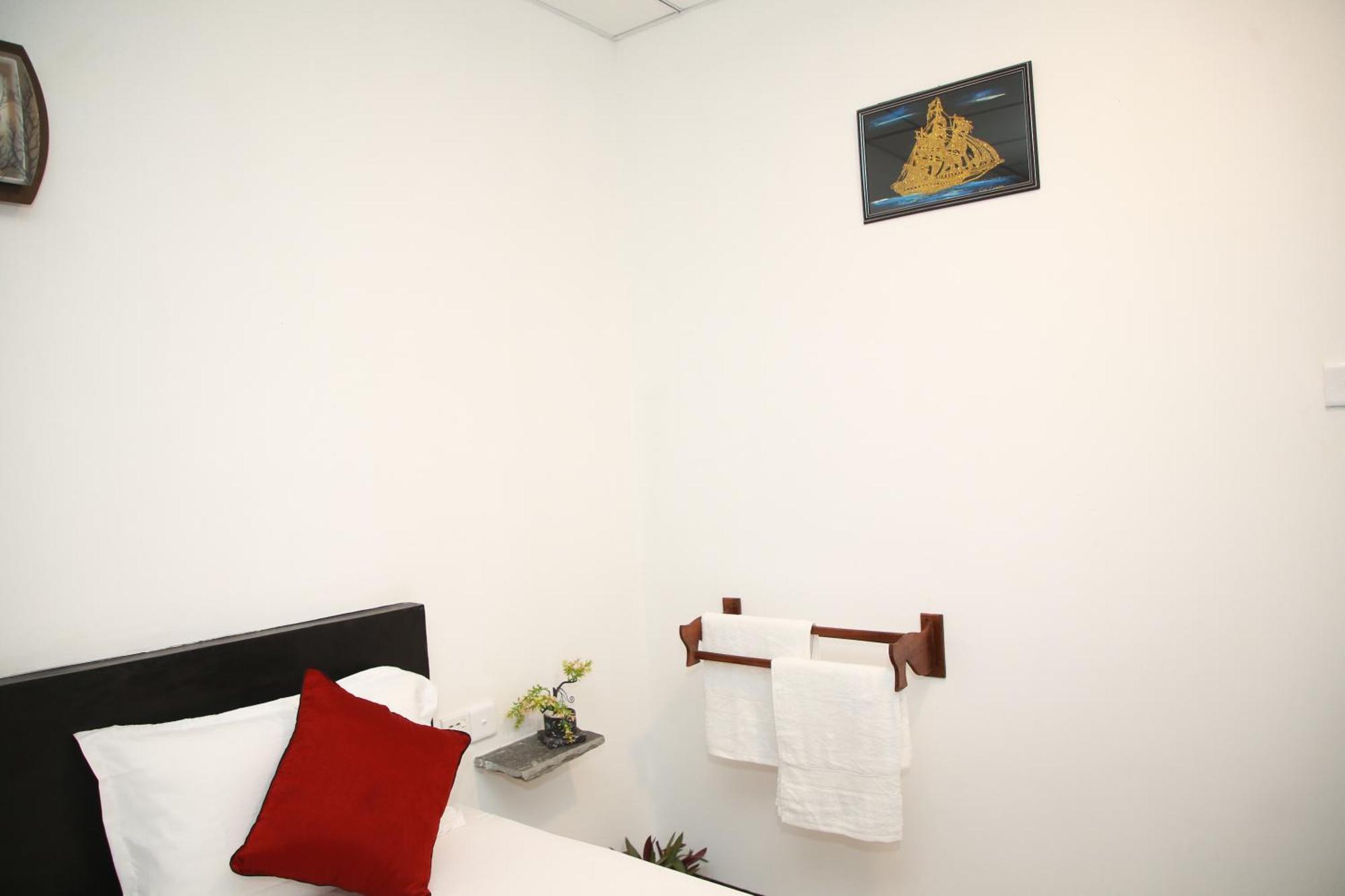 Samee Dream Guest Hotel Midigama East Exterior photo