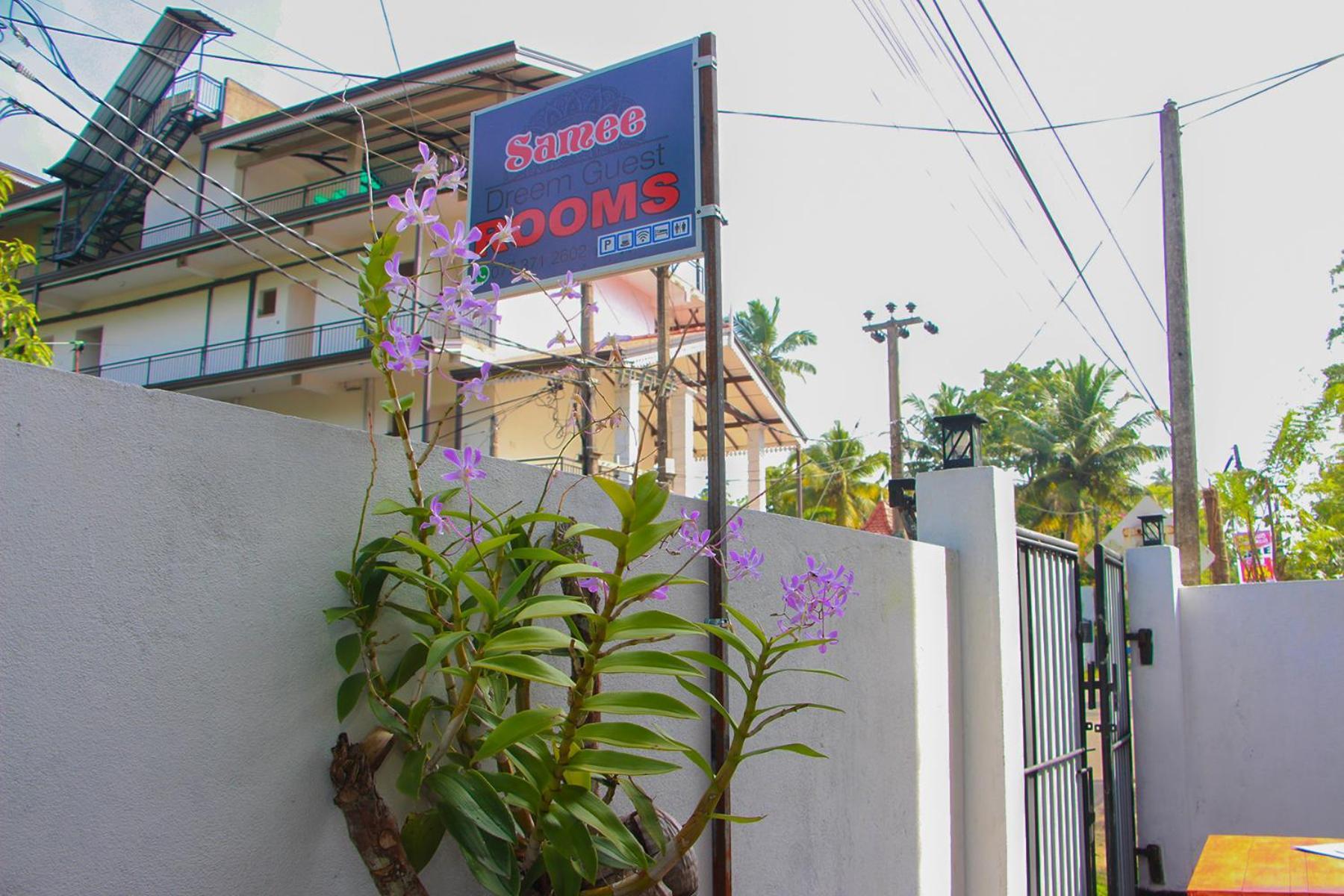 Samee Dream Guest Hotel Midigama East Exterior photo